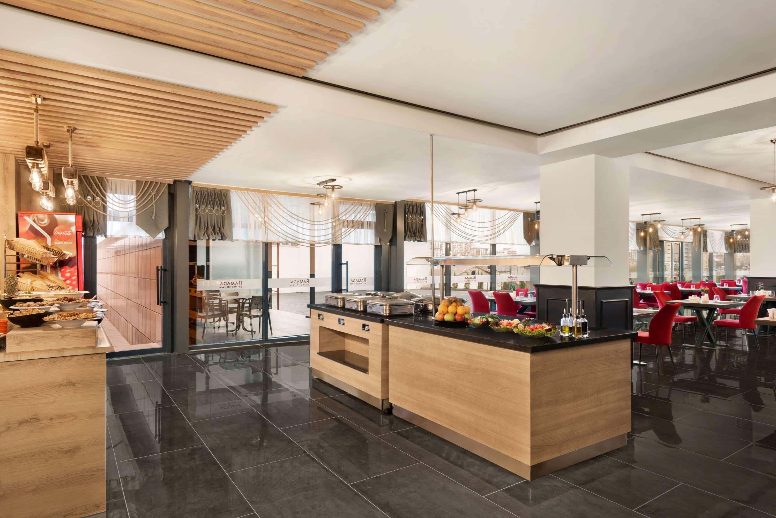 מלון Ramada By Wyndham סיבס מראה חיצוני תמונה
