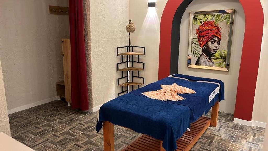 מלון Ramada By Wyndham סיבס מראה חיצוני תמונה